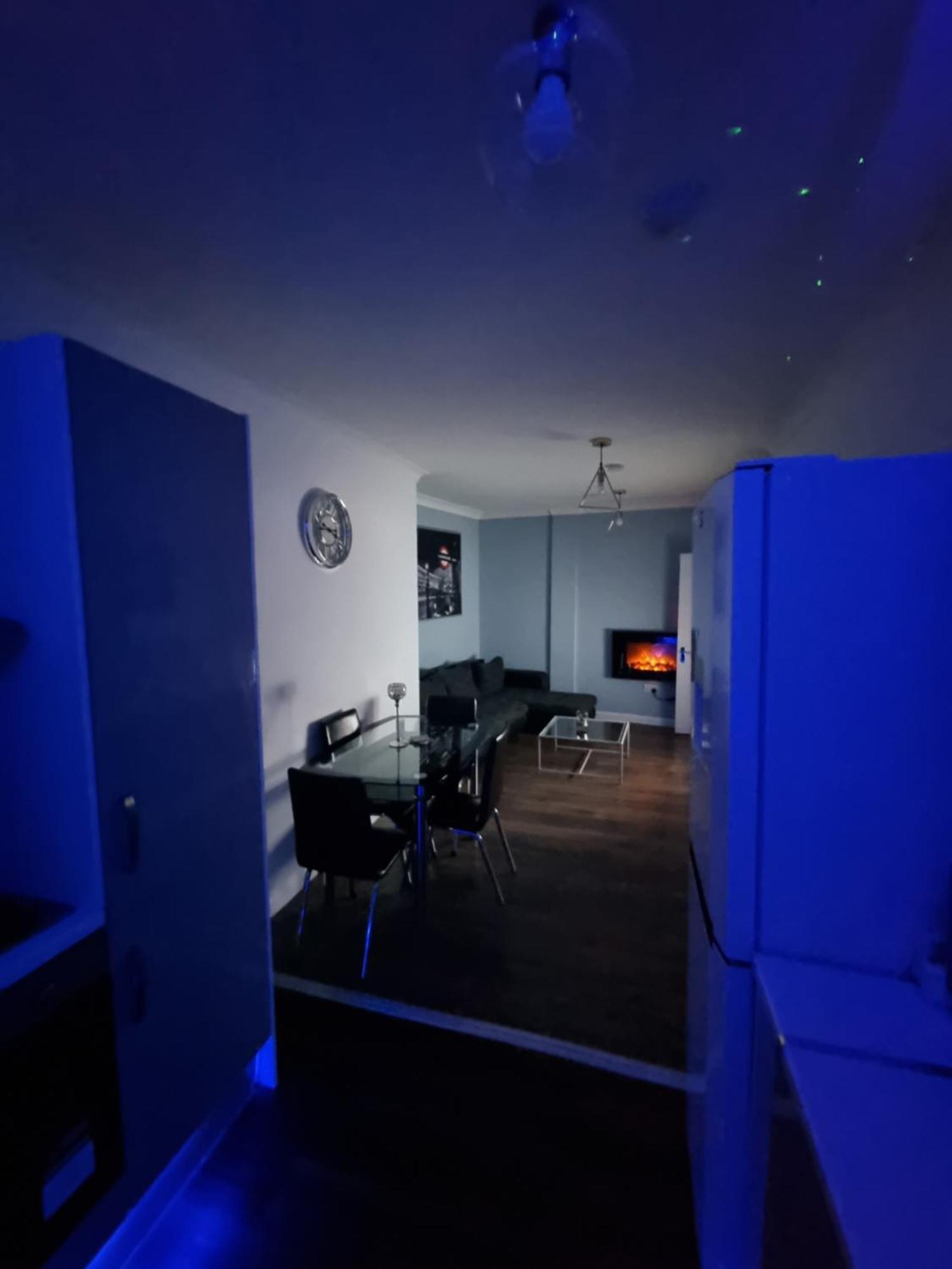 Beautiful Modern Apartment On Wick Lane Londra Exterior foto